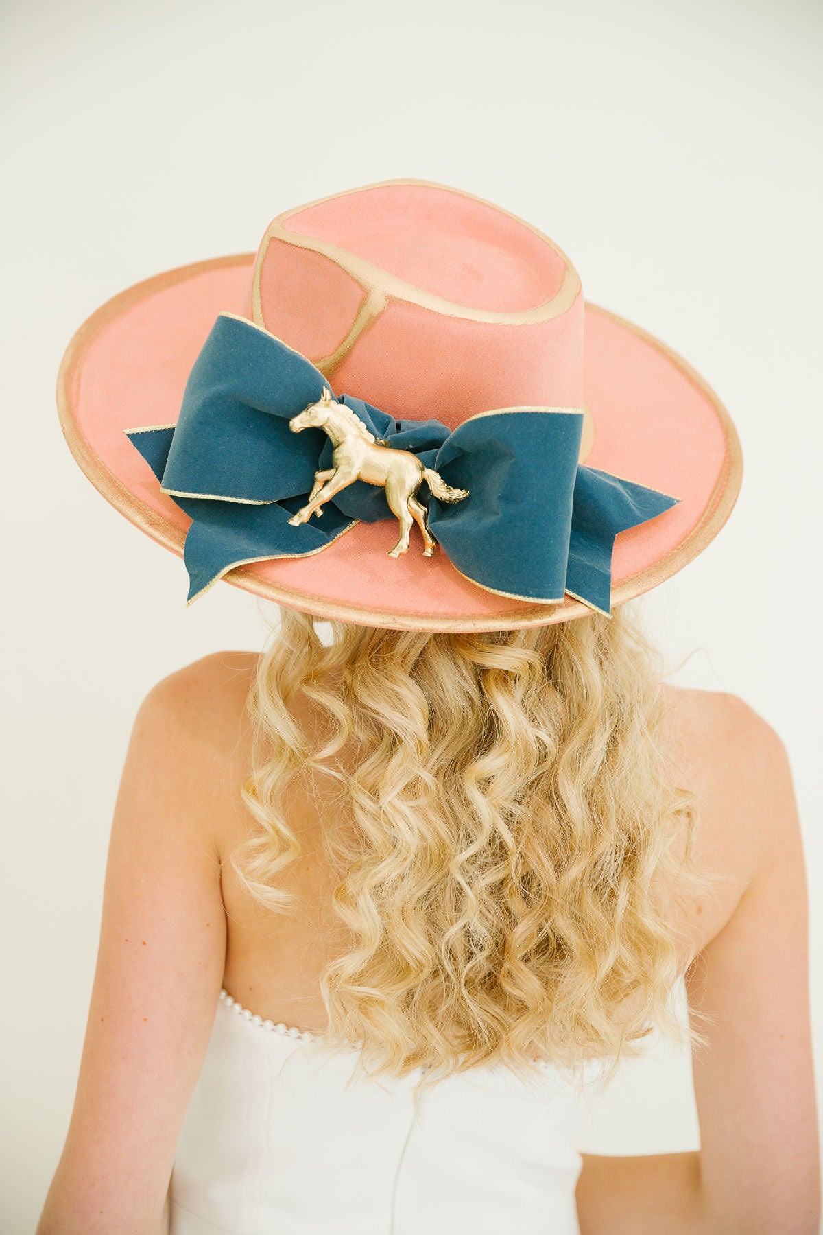 RACE DAY BOW PEACH RANCHER HAT RANCHER HAT Judith March
