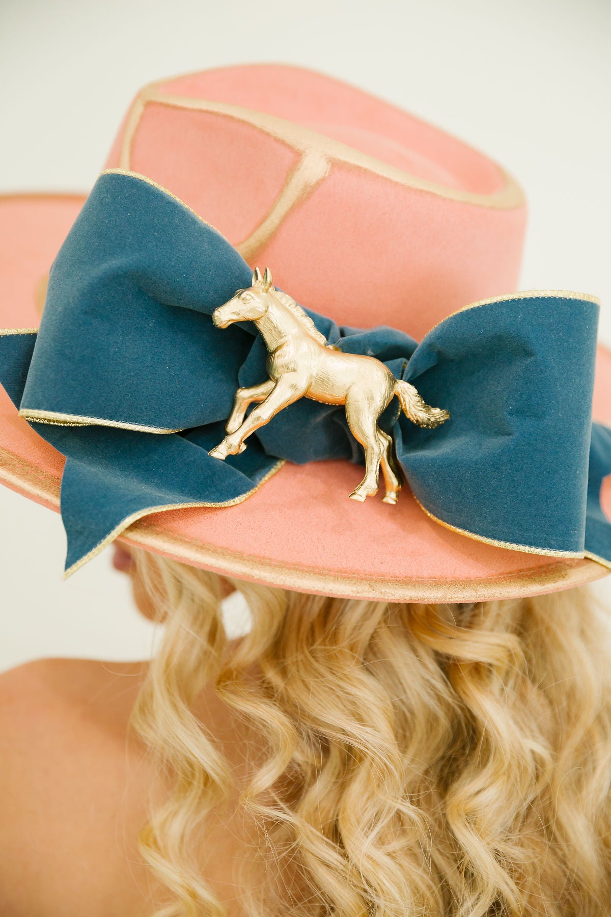 RACE DAY BOW PEACH RANCHER HAT RANCHER HAT Judith March
