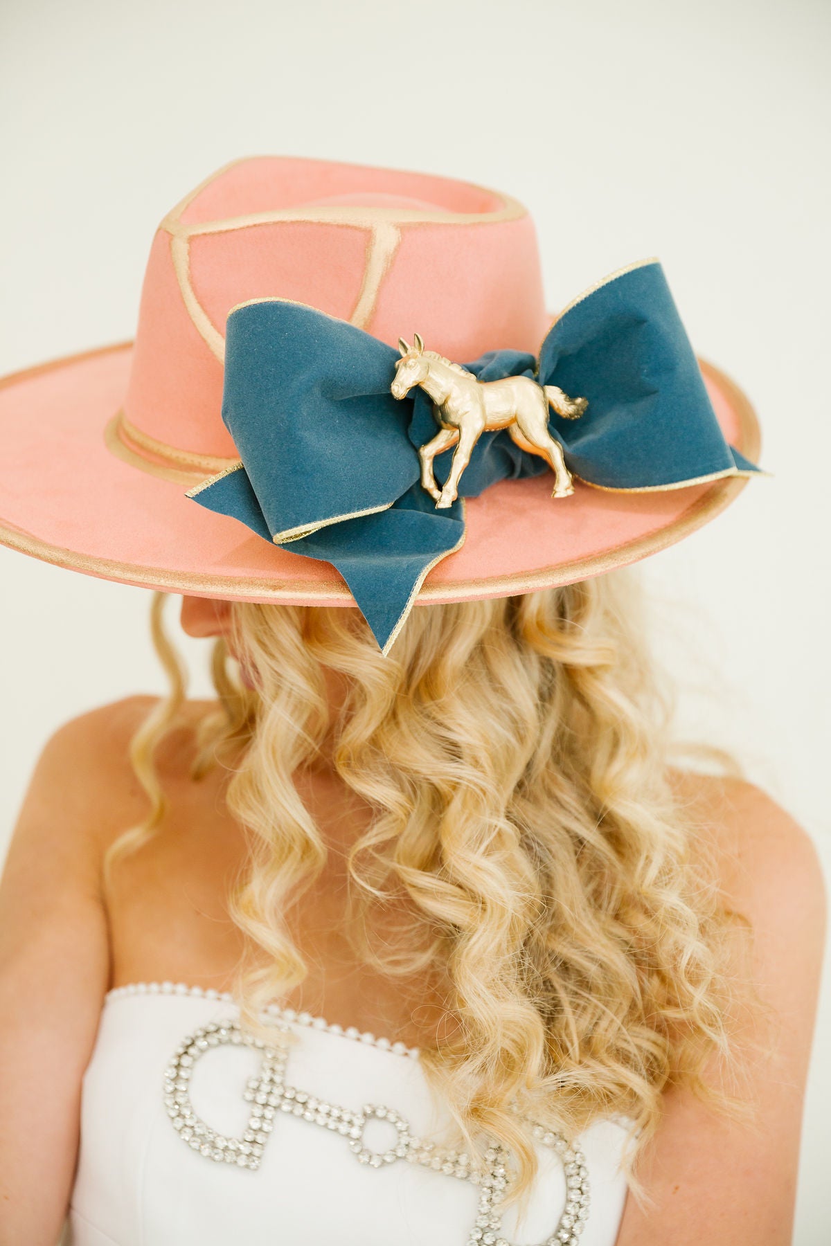 RACE DAY BOW PEACH RANCHER HAT RANCHER HAT Judith March