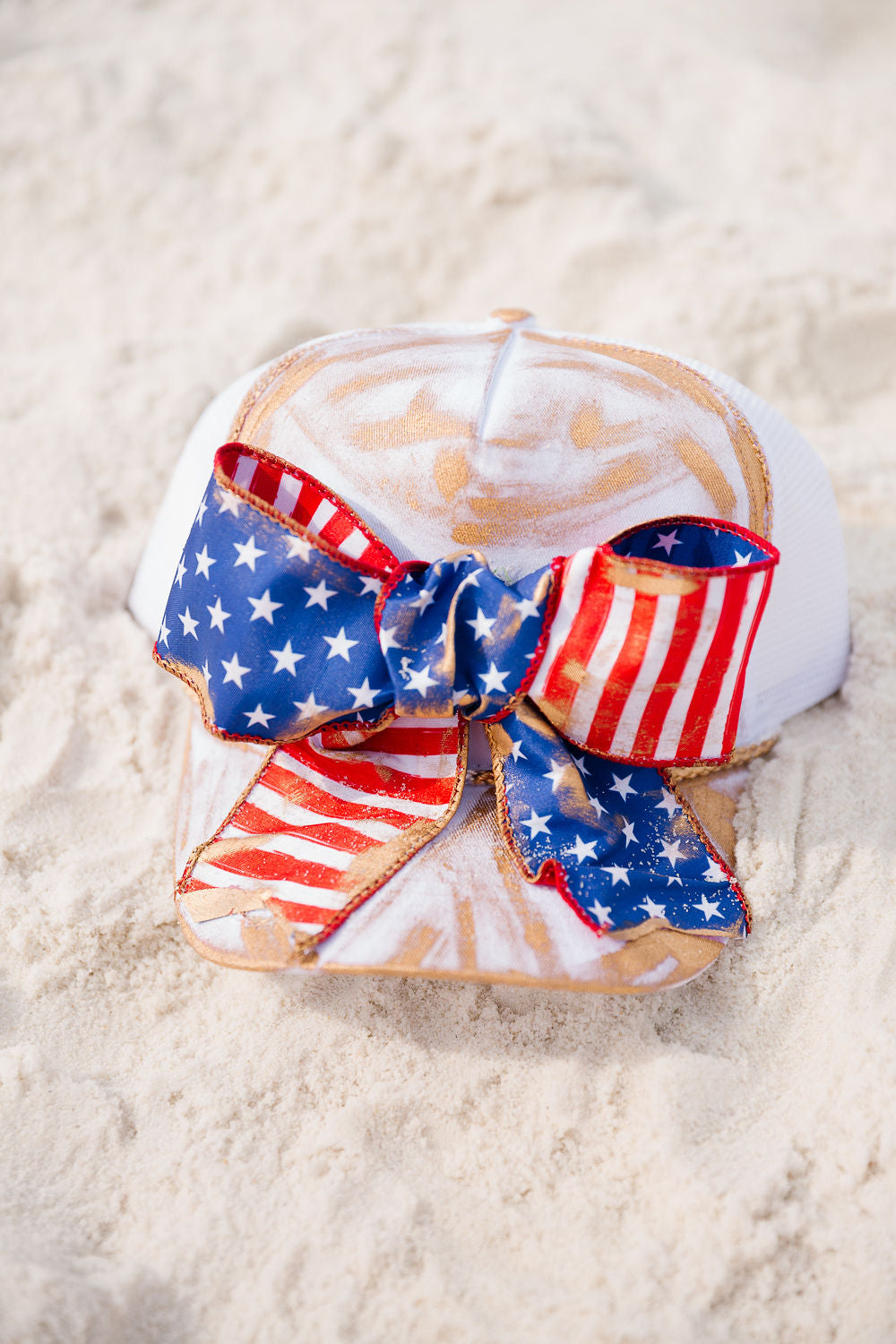 STAR-SPANGLED BOW WHITE TRUCKER HAT TRUCKER HAT Judith March
