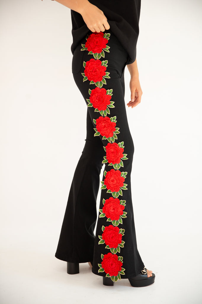 RUN FOR THE ROSES® BLACK FLARES FLARES Judith March