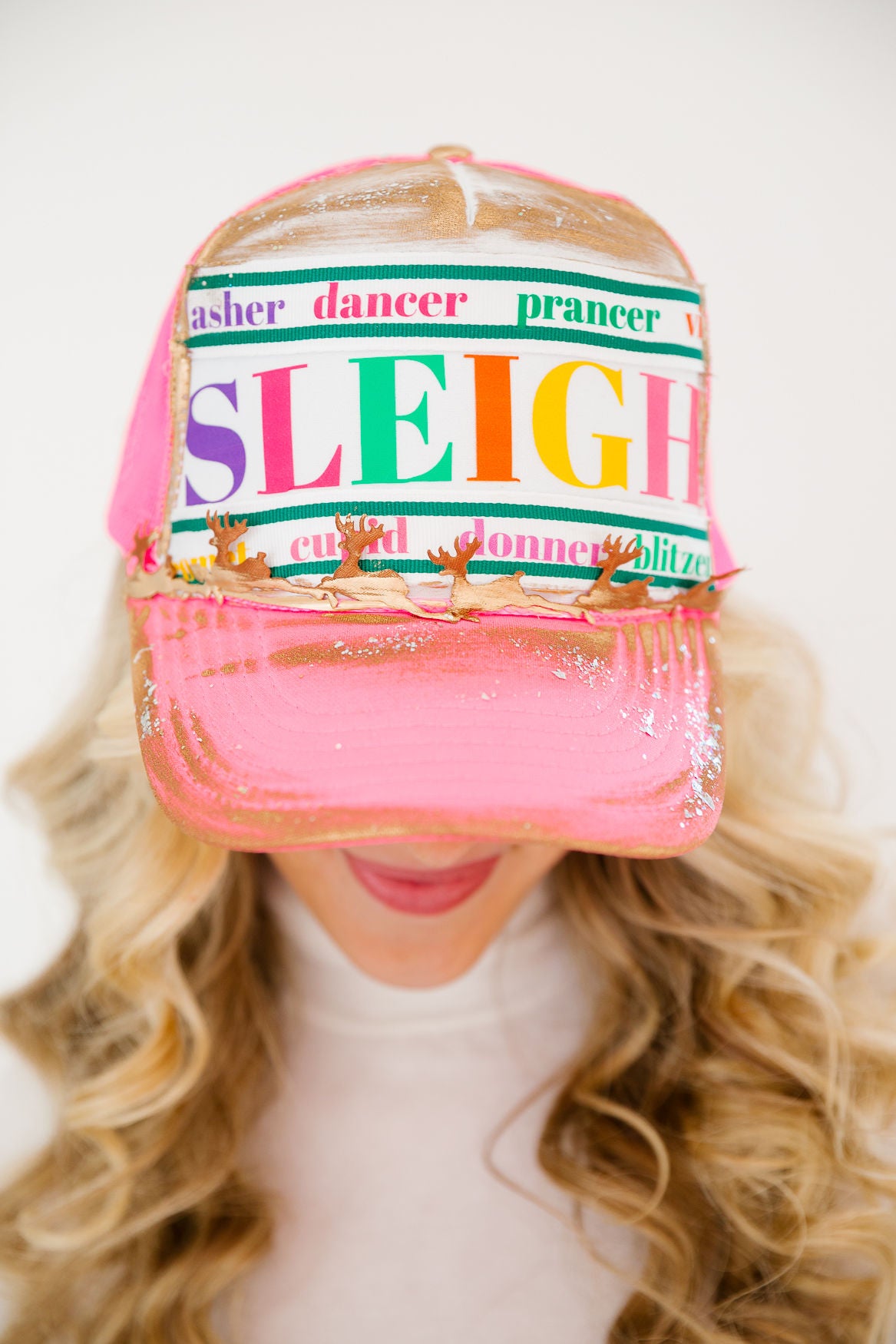 REINDEER SLEIGH TRUCKER HAT TRUCKER HAT Judith March