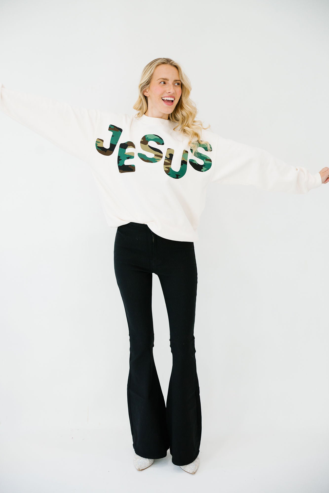 JESUS CREAM PULLOVER PULLOVER Judith March