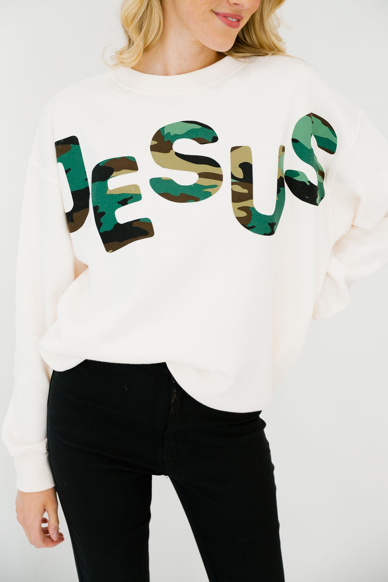 JESUS CREAM PULLOVER PULLOVER Judith March