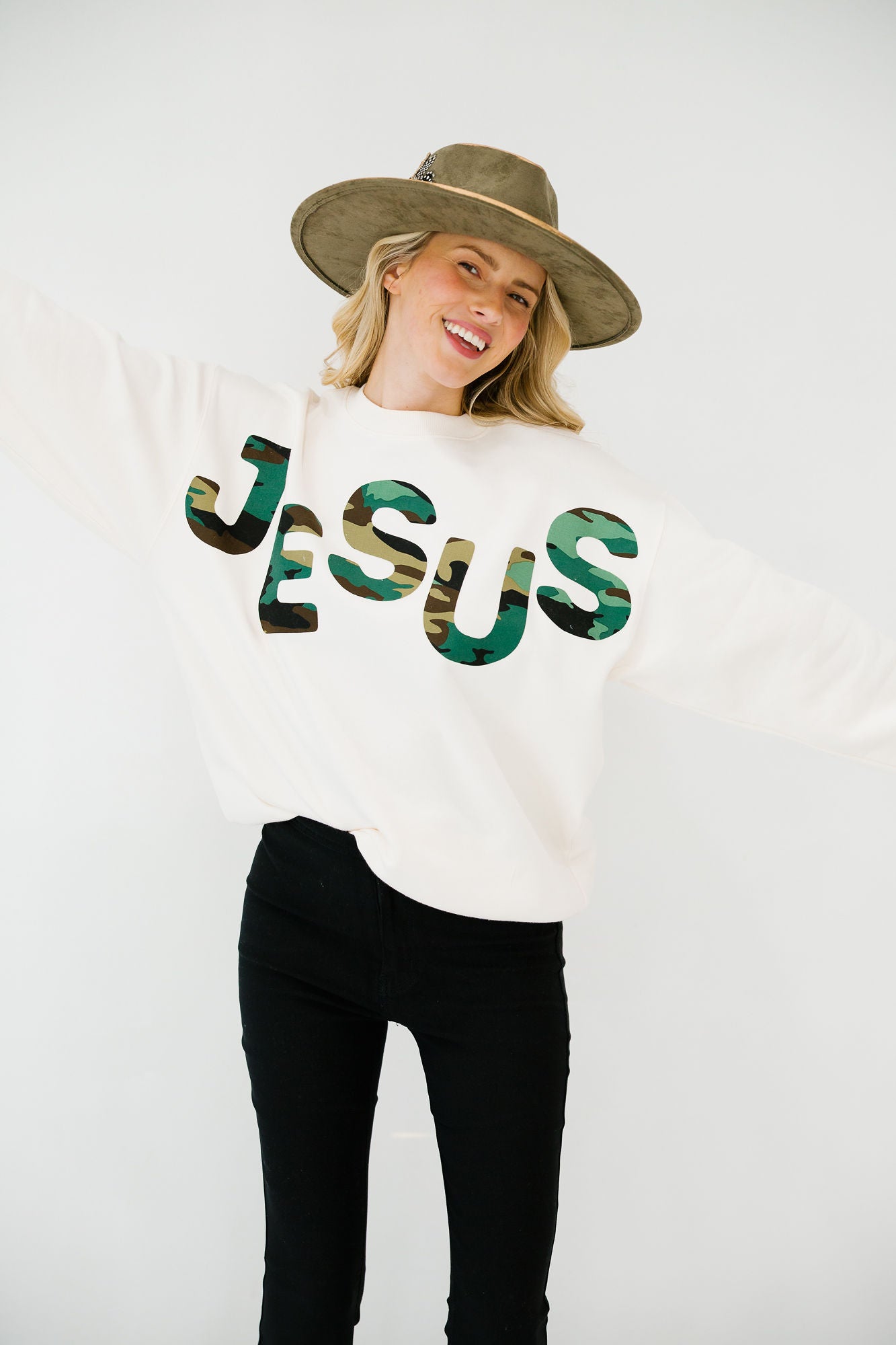 JESUS CREAM PULLOVER PULLOVER Judith March