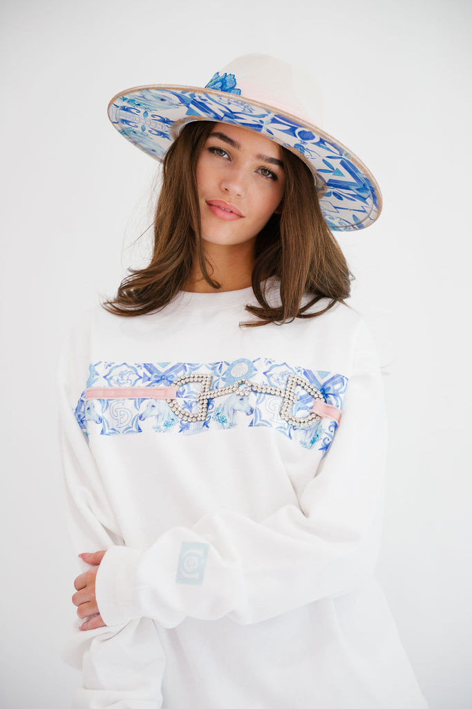 THRILL OF THE RACE WHITE PULLOVER PULLOVER Judith March