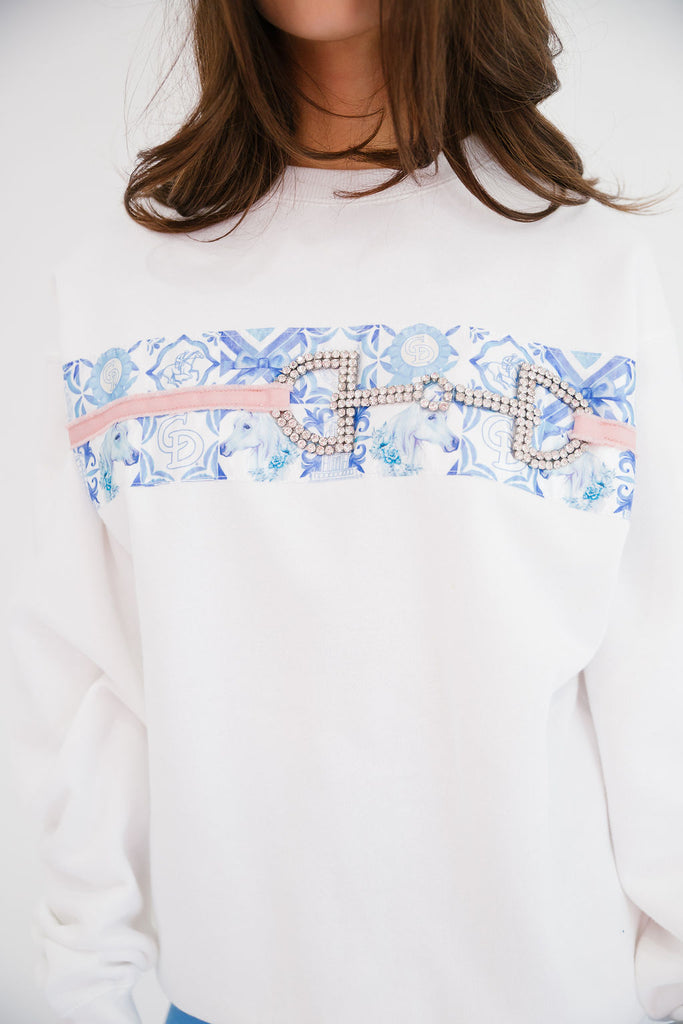 THRILL OF THE RACE WHITE PULLOVER PULLOVER Judith March