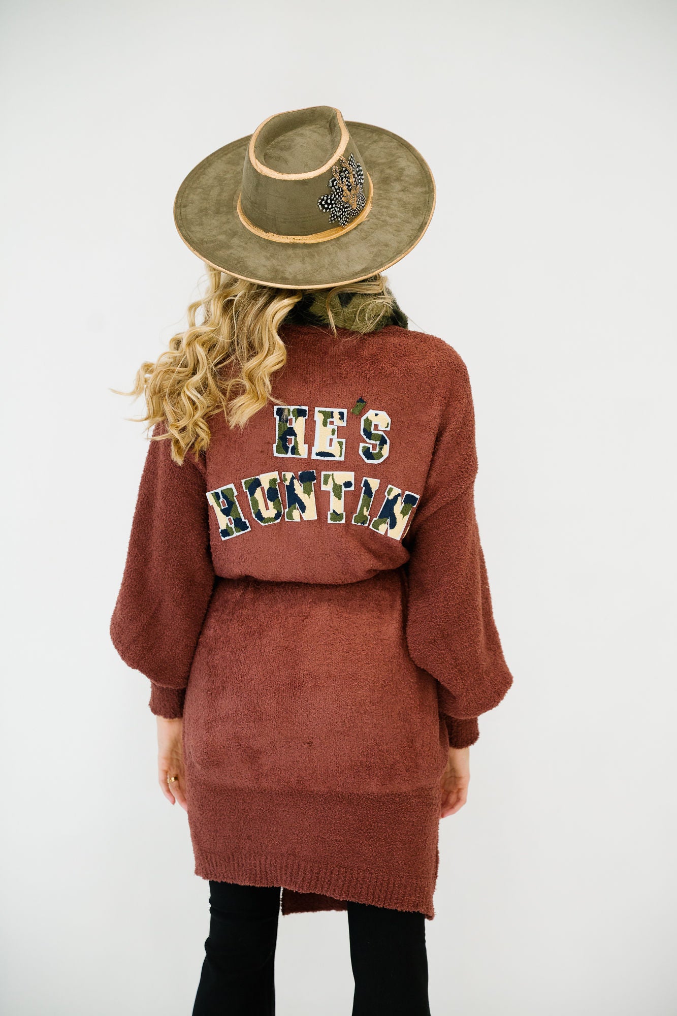 HE'S HUNTING MOCHA ROBE ROBE Judith March