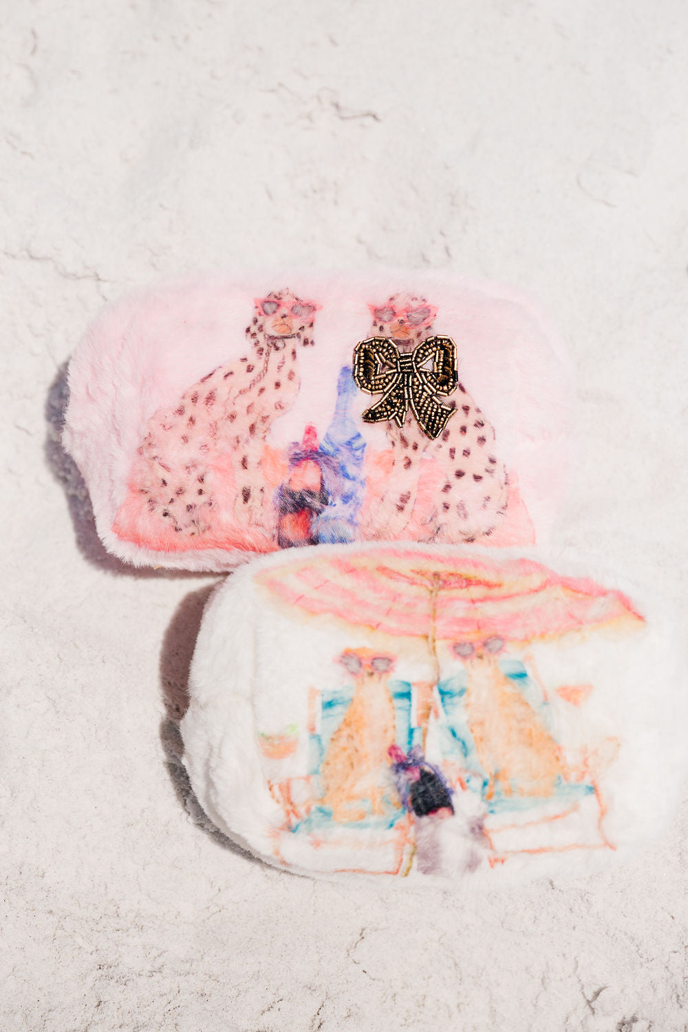 ISLAND CAT WHITE FUZZY BAG BAG Judith March   