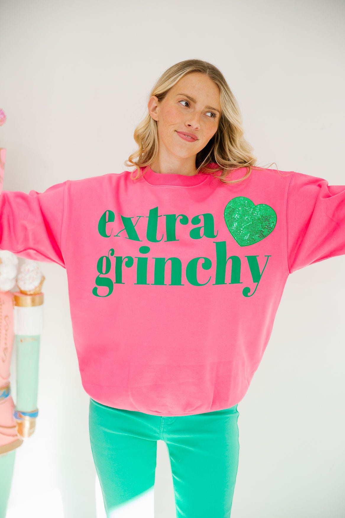 EXTRA GRINCHY HEART PULLOVER PULLOVER Judith March