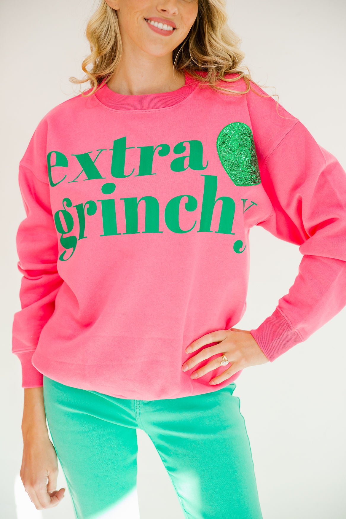 EXTRA GRINCHY HEART PULLOVER PULLOVER Judith March