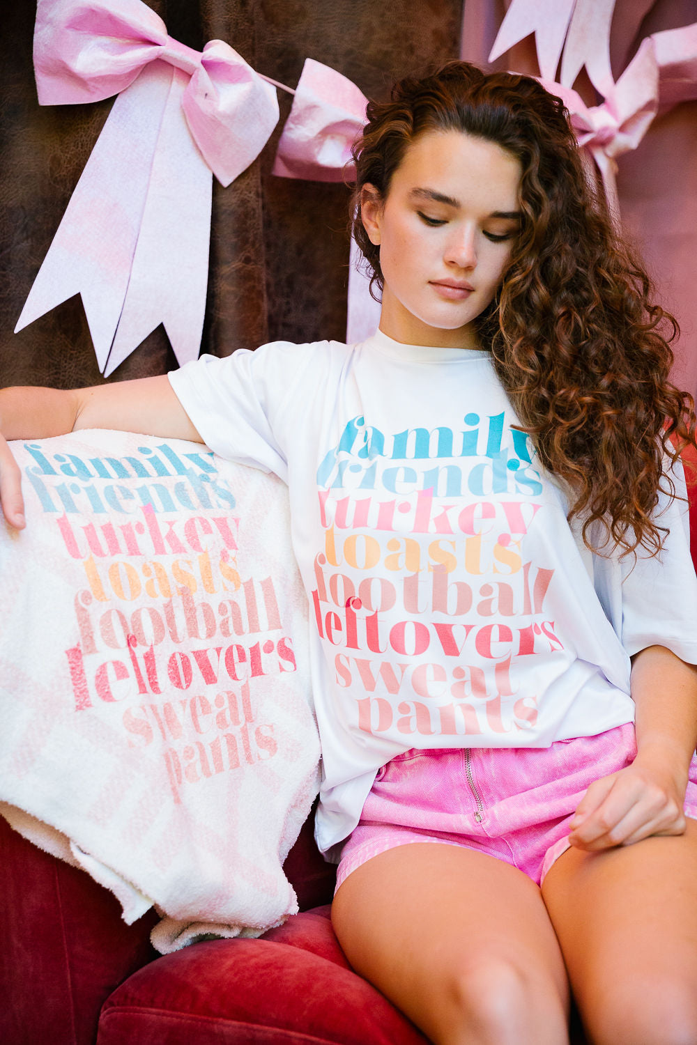 THANKSGIVING ESSENTIALS TEE TEE Judith March
