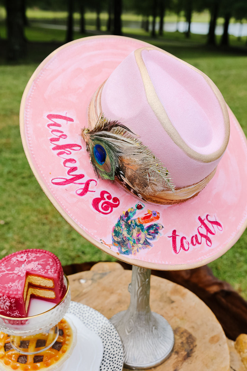 TURKEYS & TOASTS CURSIVE RANCHER HAT RANCHER HAT Judith March