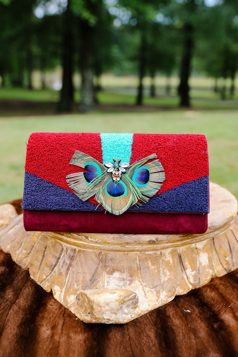 HAUTE HIVE CLUTCH PURSE Judith March