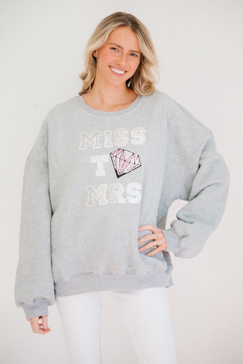 *MISS TO MRS GREY PULLOVER - LARGE HAT Judith March