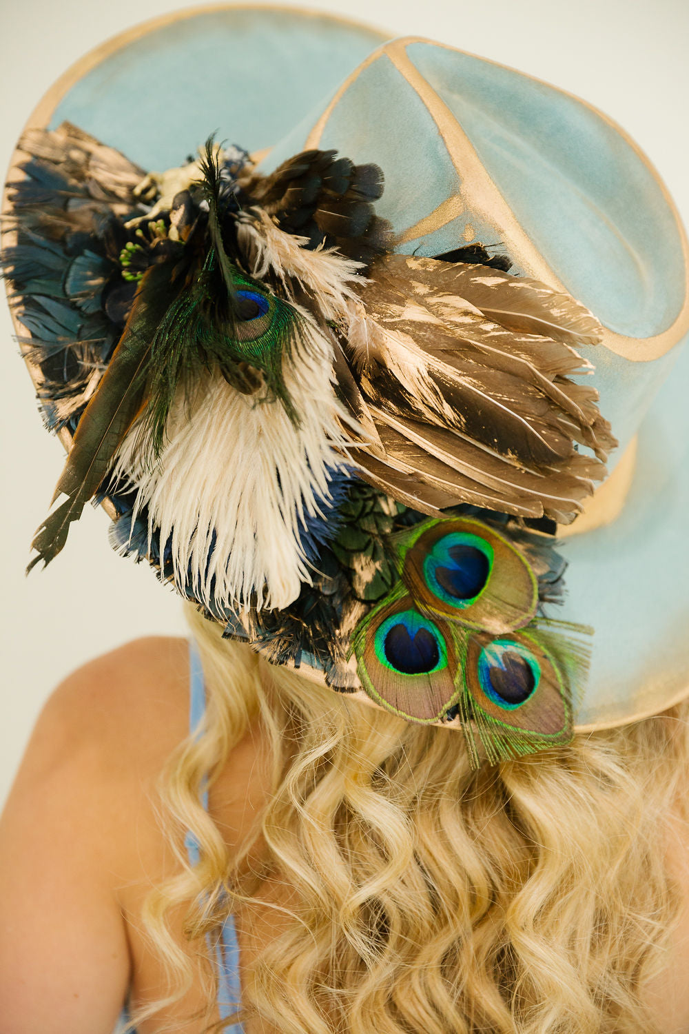 FEATHERED HEIRESS RANCHER HAT RANCHER HAT Judith March