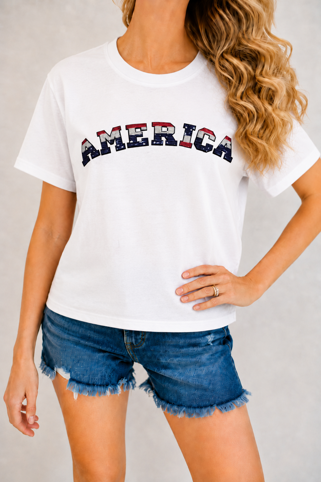 *AMERICA WHITE TEE - MEDIUM