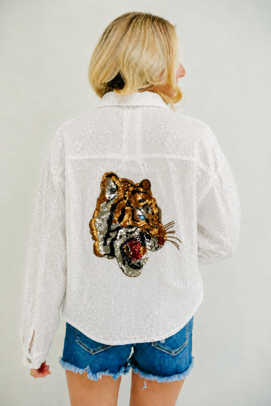 *SEQUIN TIGER WHITE BUTTON DOWN - MEDIUM