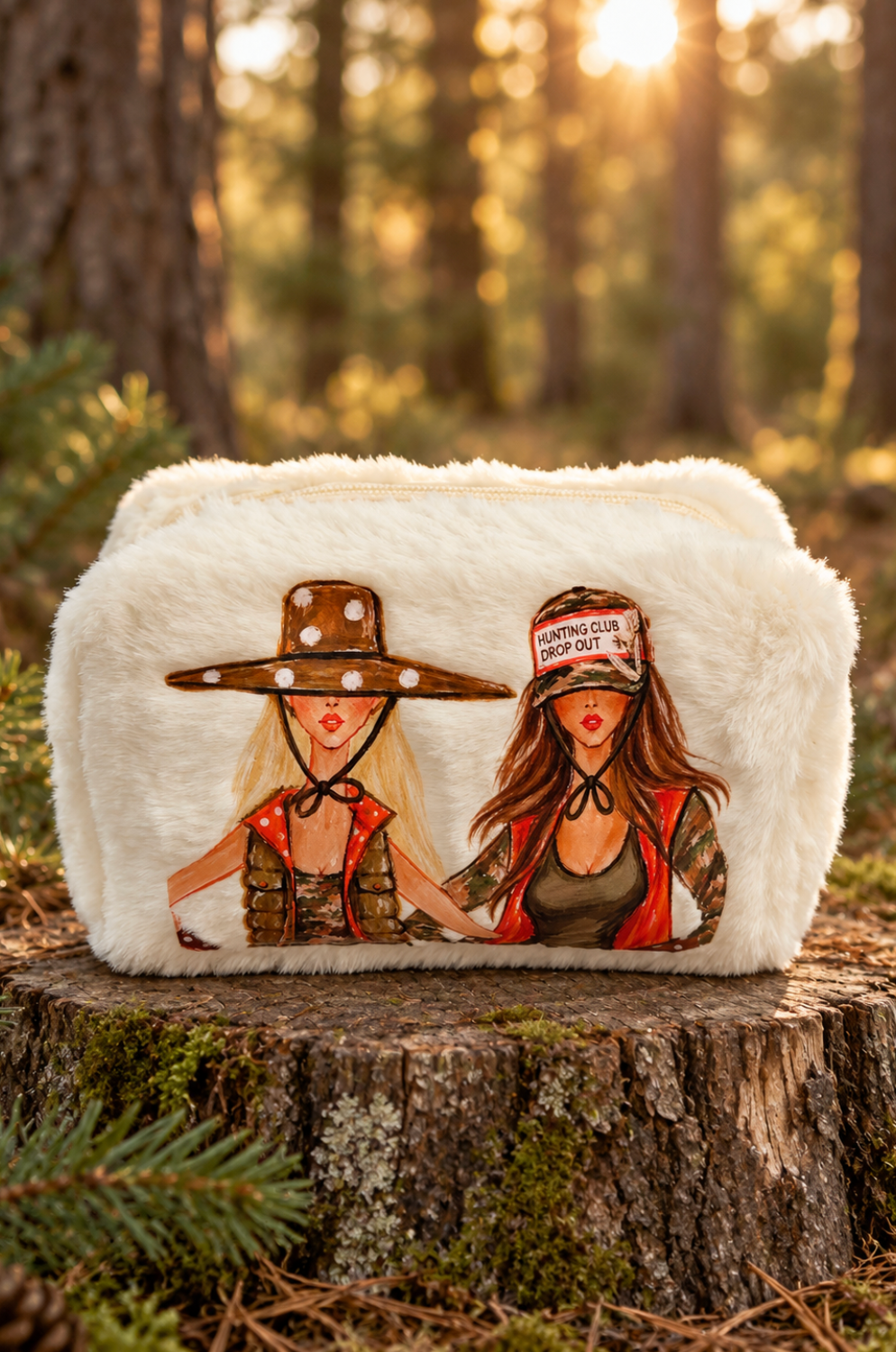 BACKWOODS SOCIAL CLUB WHITE FUZZY BAG BAG Judith March