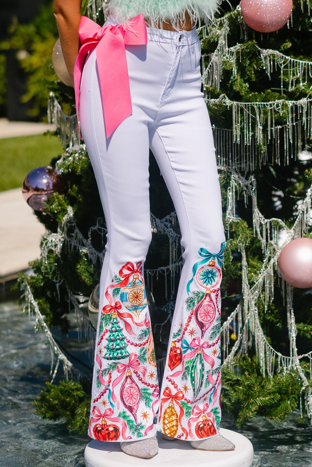 DECK THE HALLS WHITE FLARES FLARES Judith March