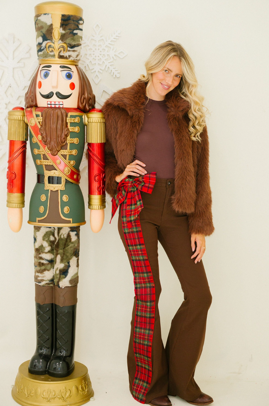 CHRISTMAS AT THE LODGE BROWN FLARES FLARES Judith March