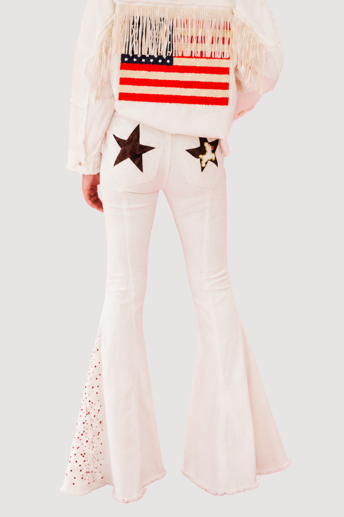 ***WHITE RUDOLPH FLARES - MEDIUM TEE Judith March