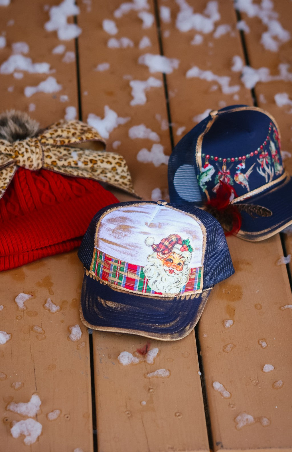 PLAID & JOLLY SANTA TRUCKER HAT TRUCKER HAT Judith March