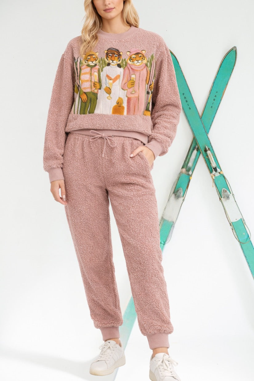 ALPINE TIGERS PINK SHERPA SET SET Judith March