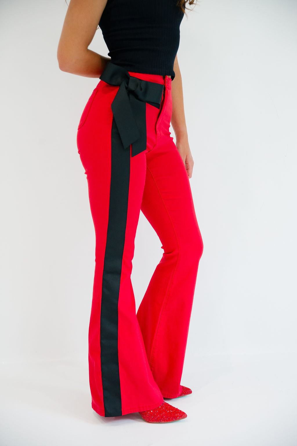 IT'S GAMEDAY BLACK BOW RED FLARES FLARES Judith March