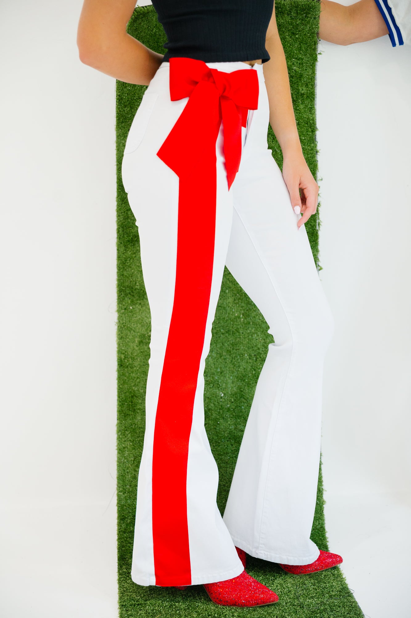 IT'S GAMEDAY FLARES FLARES Judith March SMALL WHITE WITH RED BOW