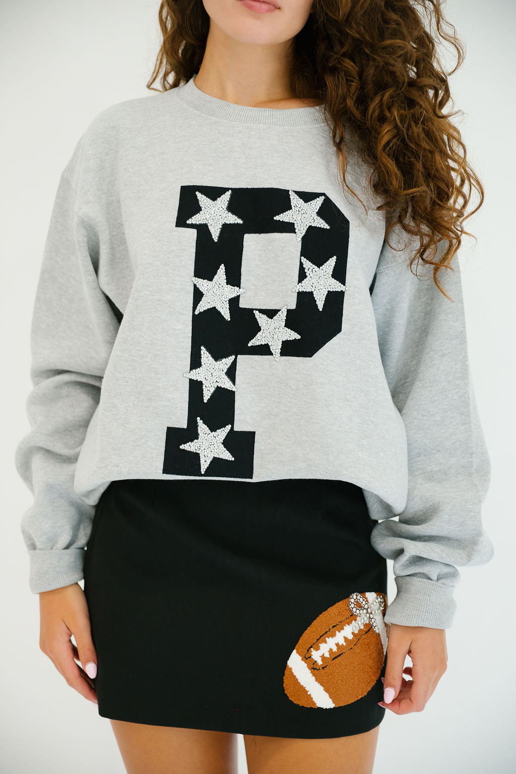 CUSTOM LETTER PATCH PULLOVER PULLOVER Judith March