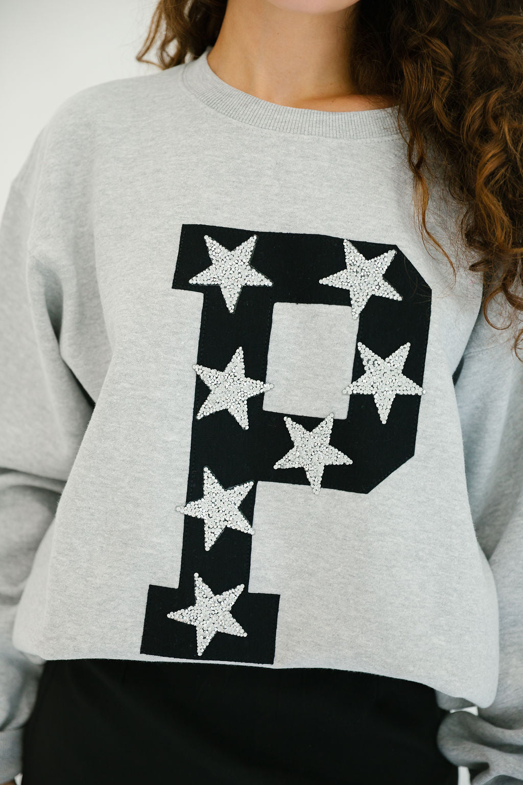 CUSTOM LETTER PATCH PULLOVER PULLOVER Judith March