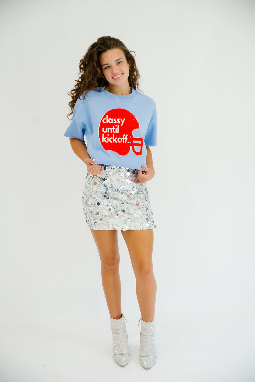 CLASSY UNTIL KICKOFF RED HELMET SLEEVELESS PULLOVER PULLOVER Judith March