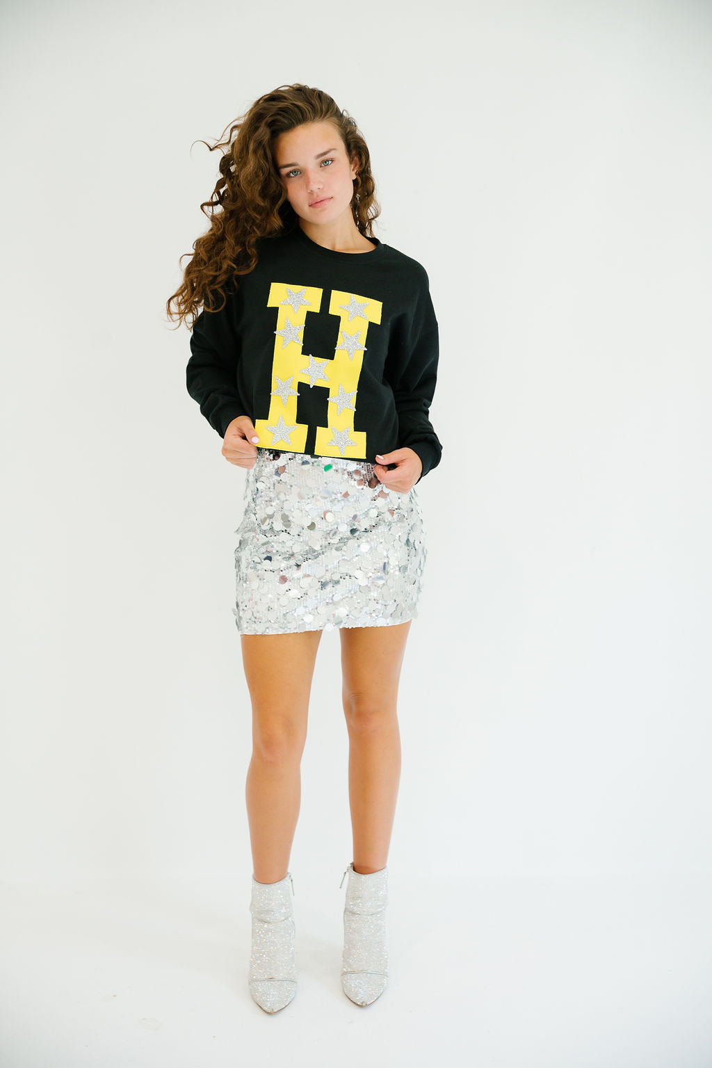 CUSTOM LETTER PATCH PULLOVER PULLOVER Judith March