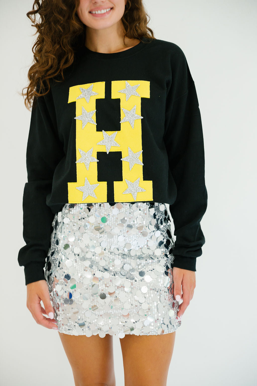 CUSTOM LETTER PATCH PULLOVER PULLOVER Judith March