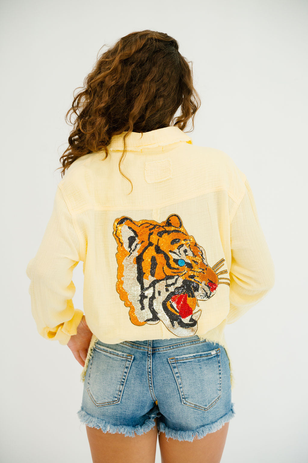 SEQUIN TIGER YELLOW BUTTON DOWN Button Down Judith March