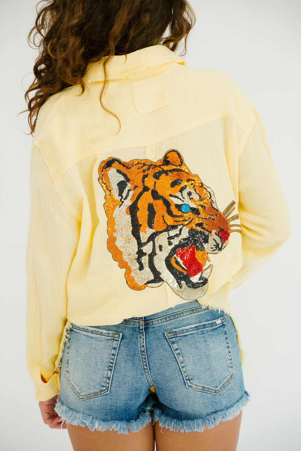 SEQUIN TIGER YELLOW BUTTON DOWN Button Down Judith March