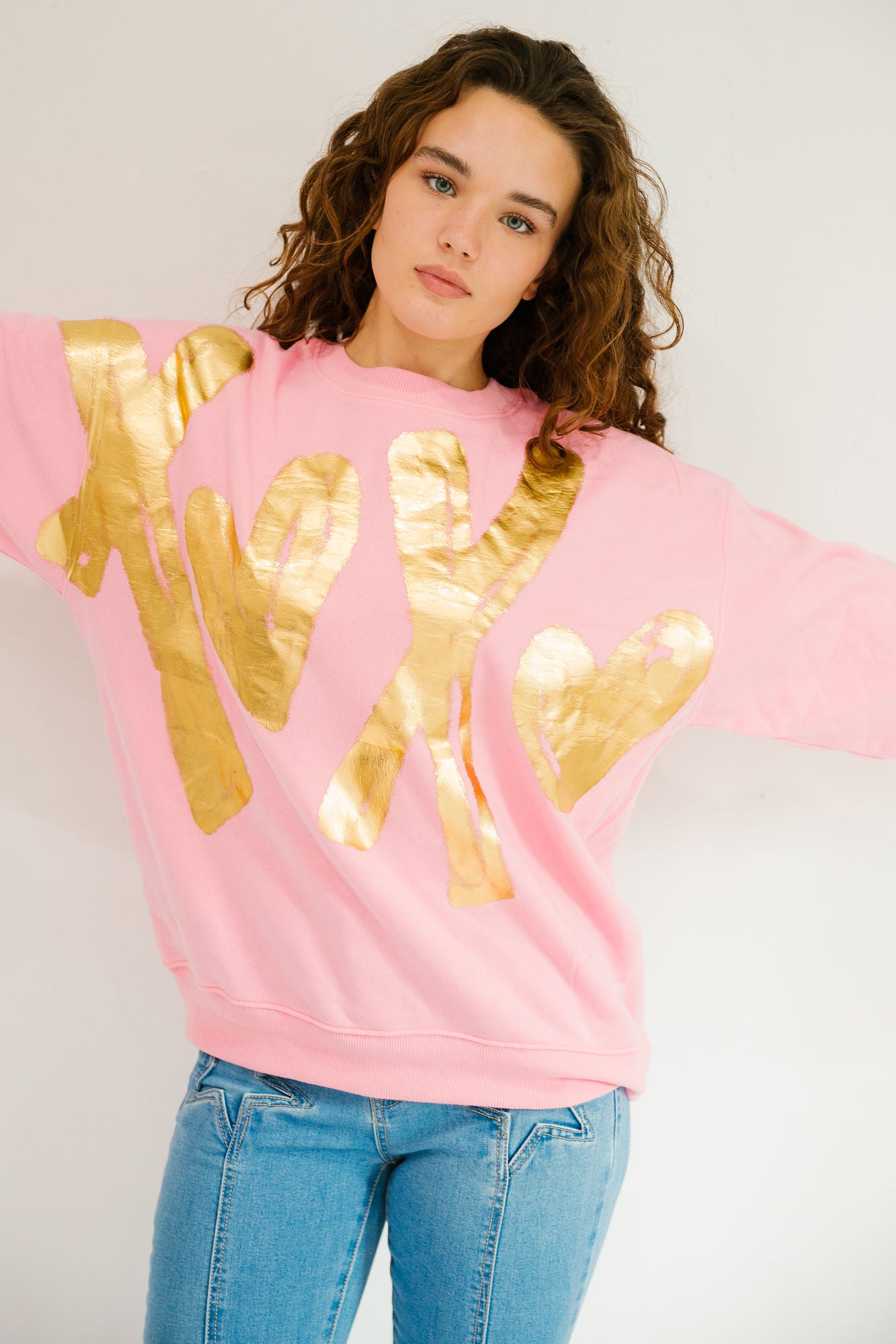 *GOLDEN XOXO PINK PULLOVER - SMALL PULLOVER Judith March