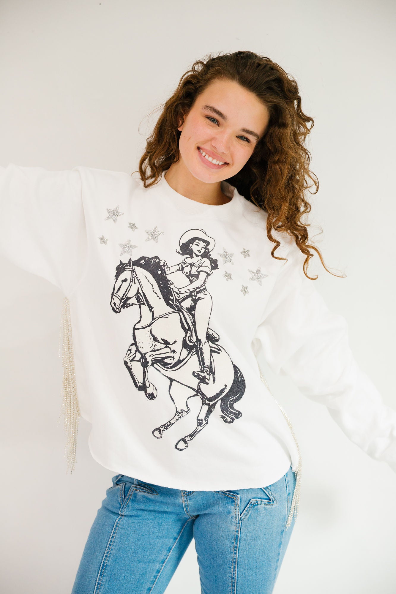 *COWGIRL FRINGE WHITE PULLOVER - MEDIUM PULLOVER Judith March