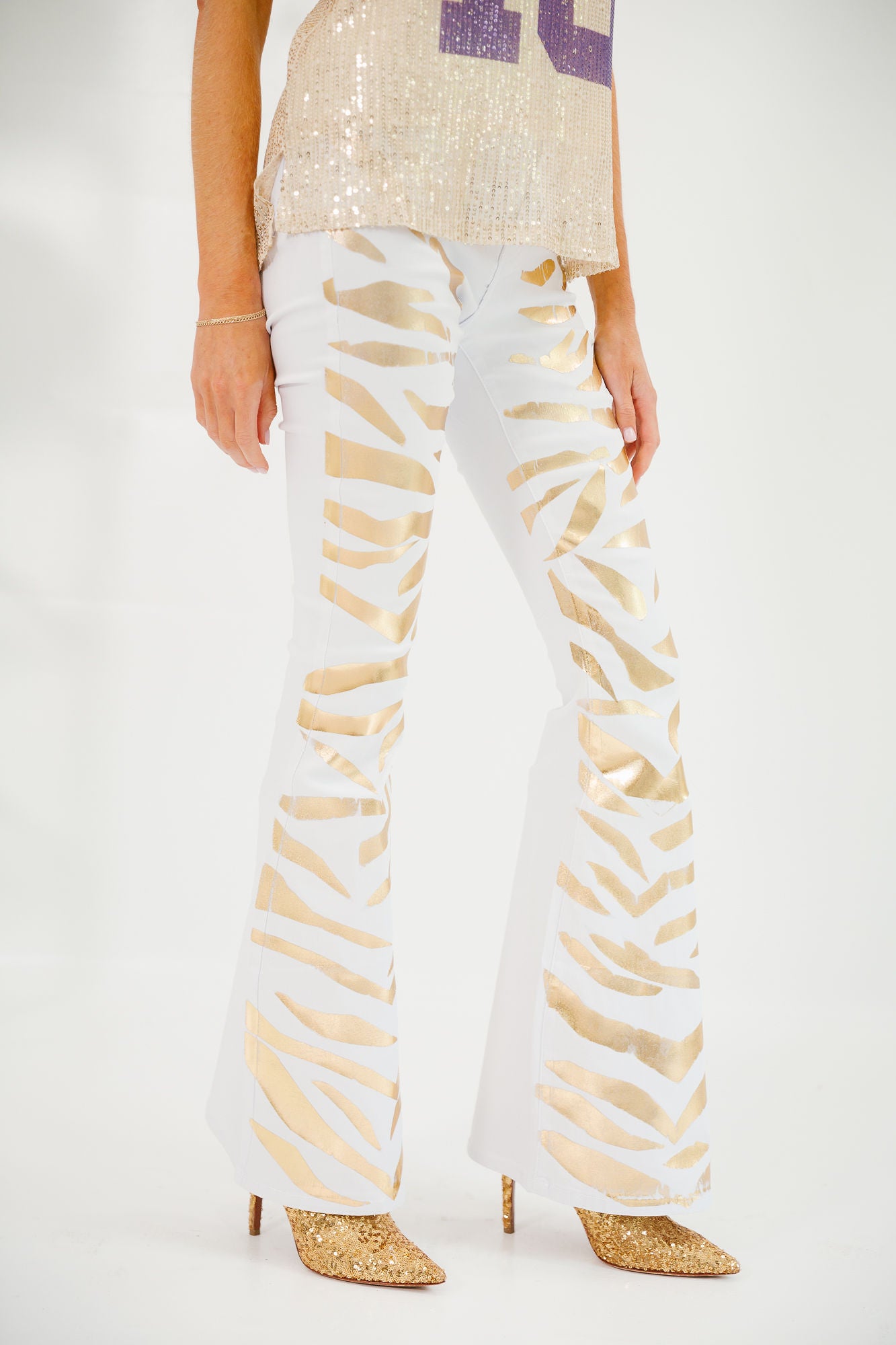 *GOLDEN STRIPES WHITE FLARES - SMALL TEE Judith March