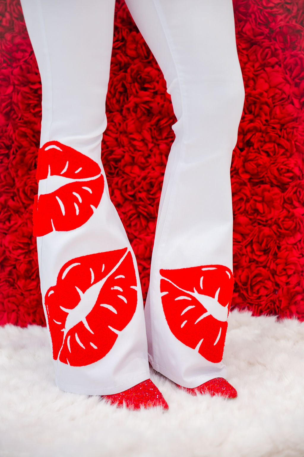 KISS ME WHITE FLARES