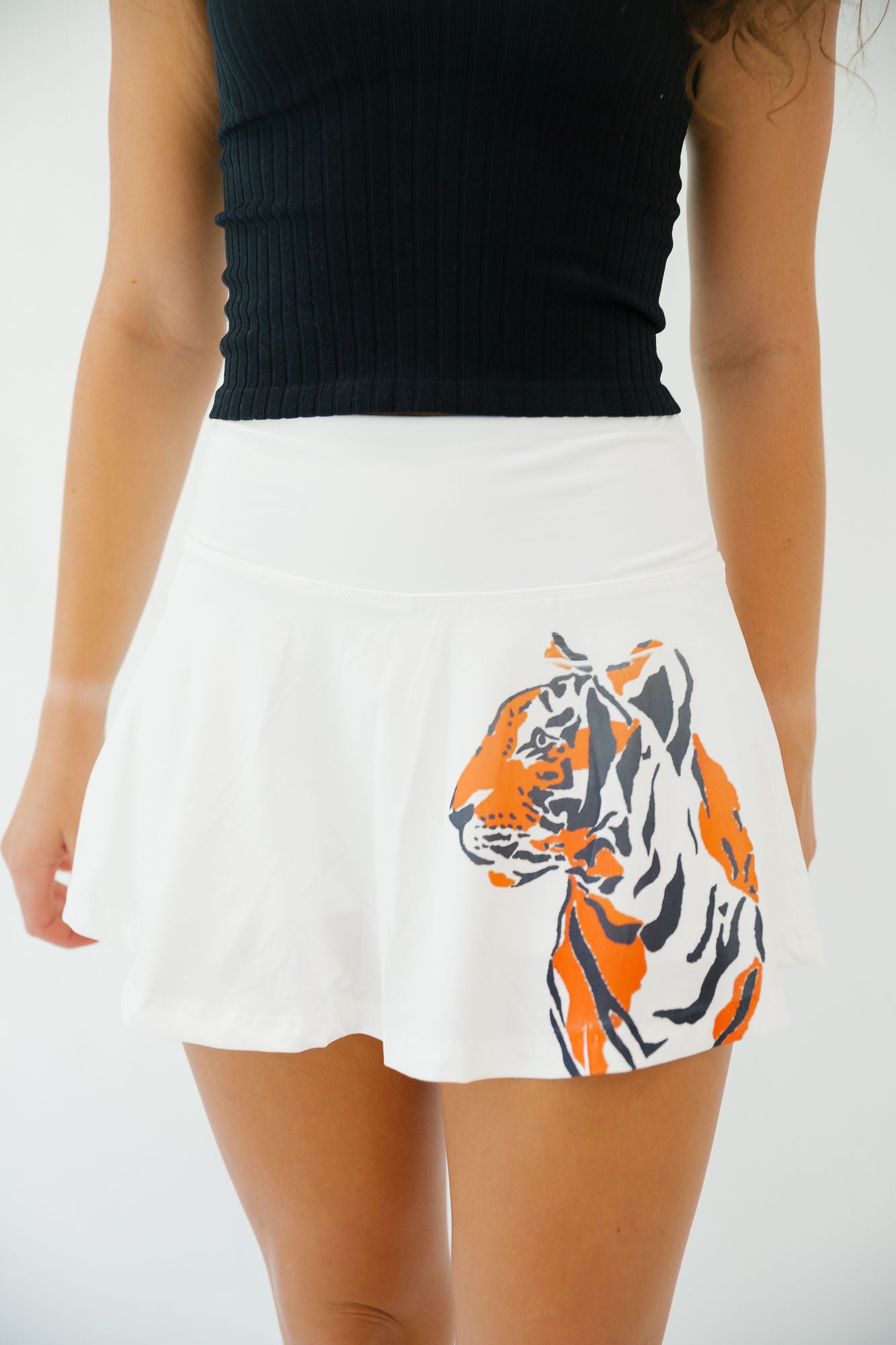 ROARING WHITE ATHLETIC SKIRT SKIRT Judith March
