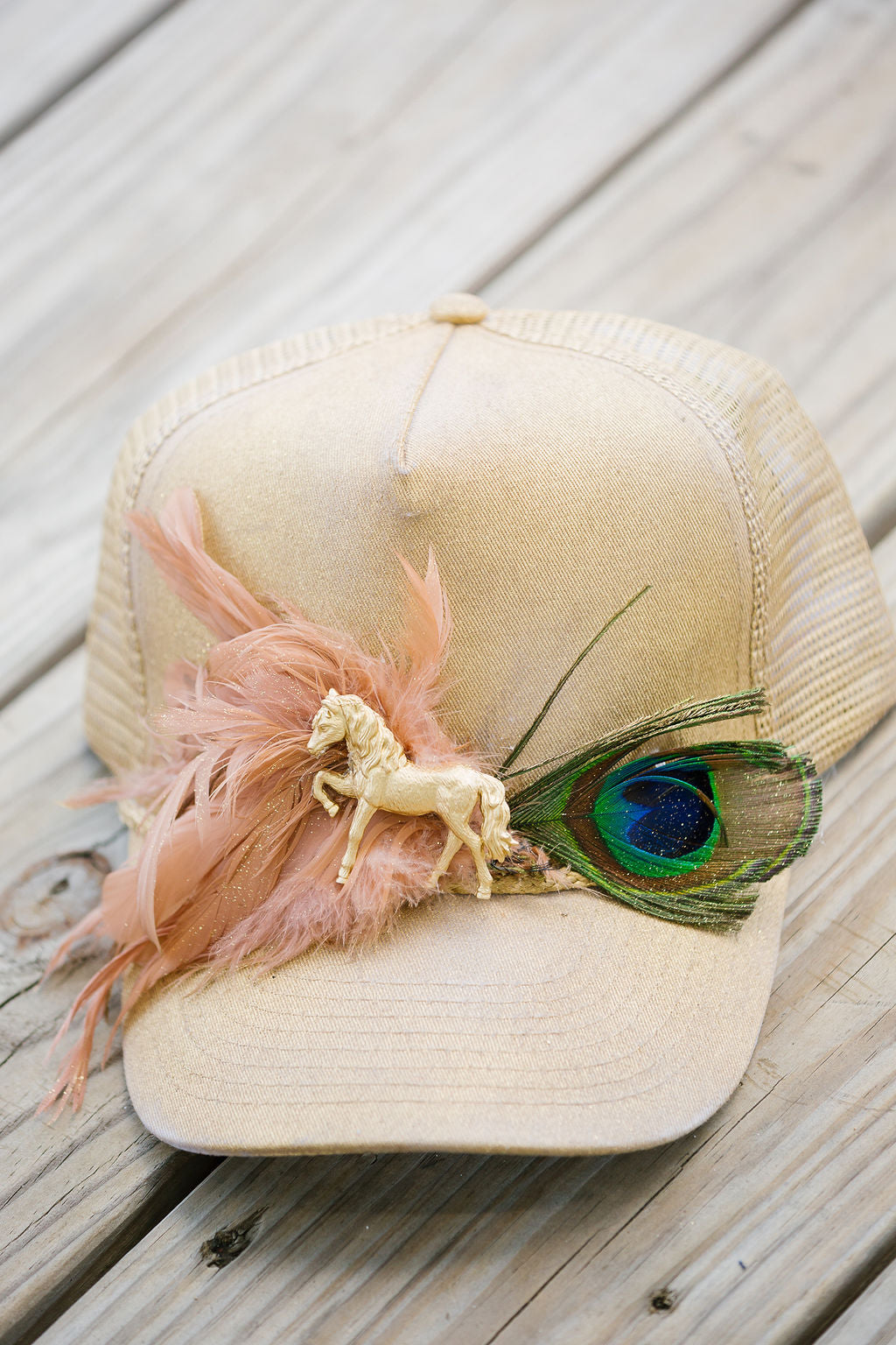 GOLDEN HORSE TRUCKER HAT TRUCKER HAT Judith March
