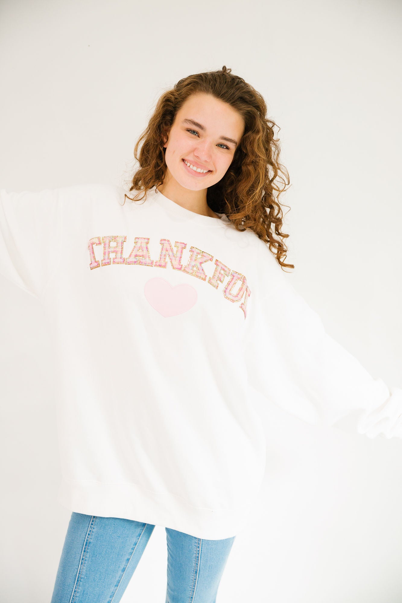 *THANKFUL WHITE PULLOVER - LARGE PULLOVER Judith March