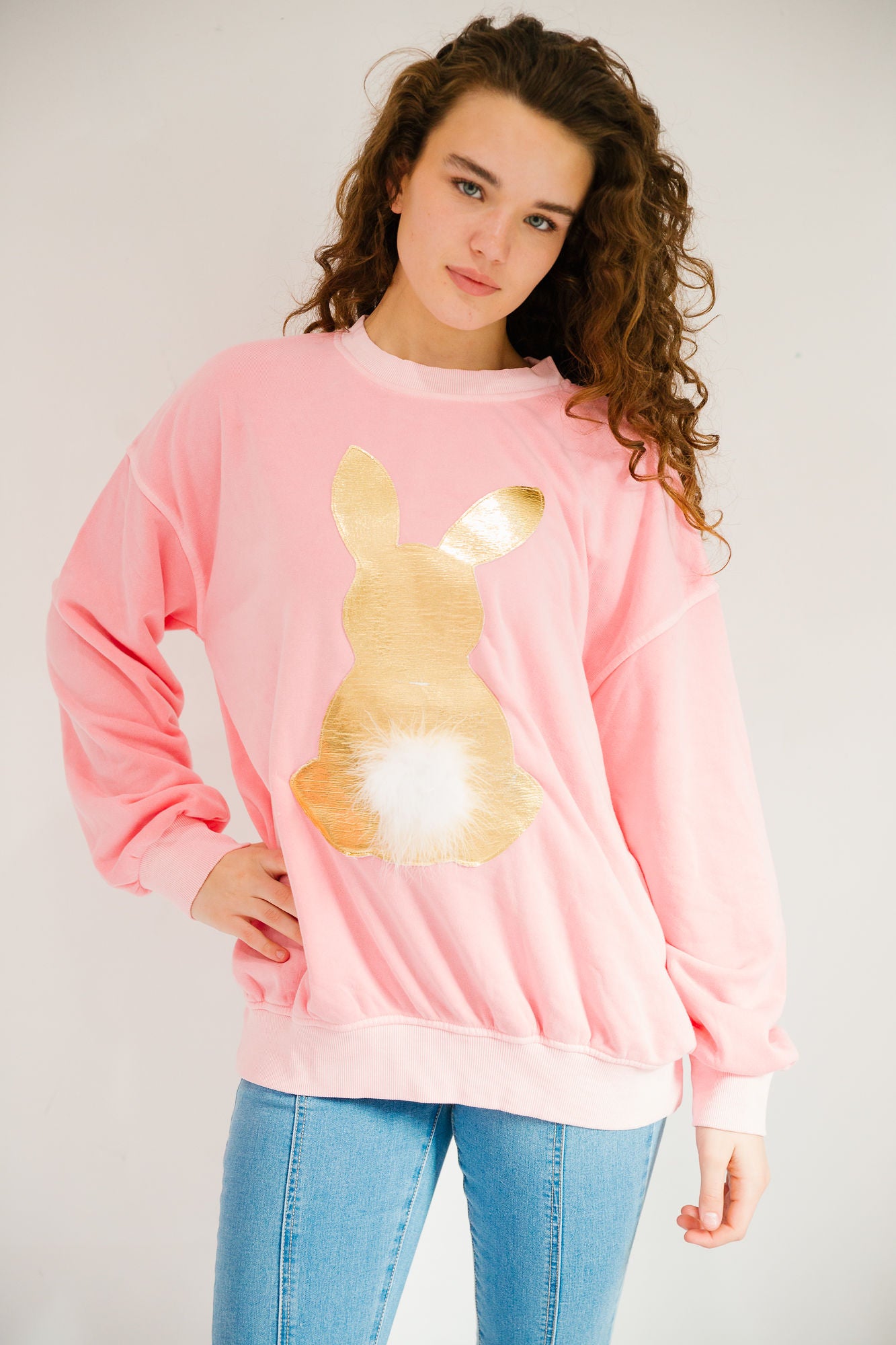 *GOLD BUNNY PINK PULLOVER - LARGE PULLOVER Judith March