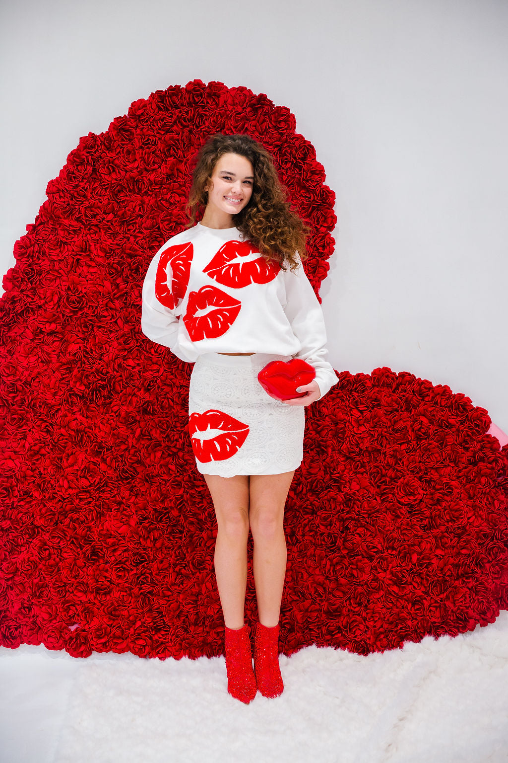 KISS ME WHITE PULLOVER PULLOVER Judith March