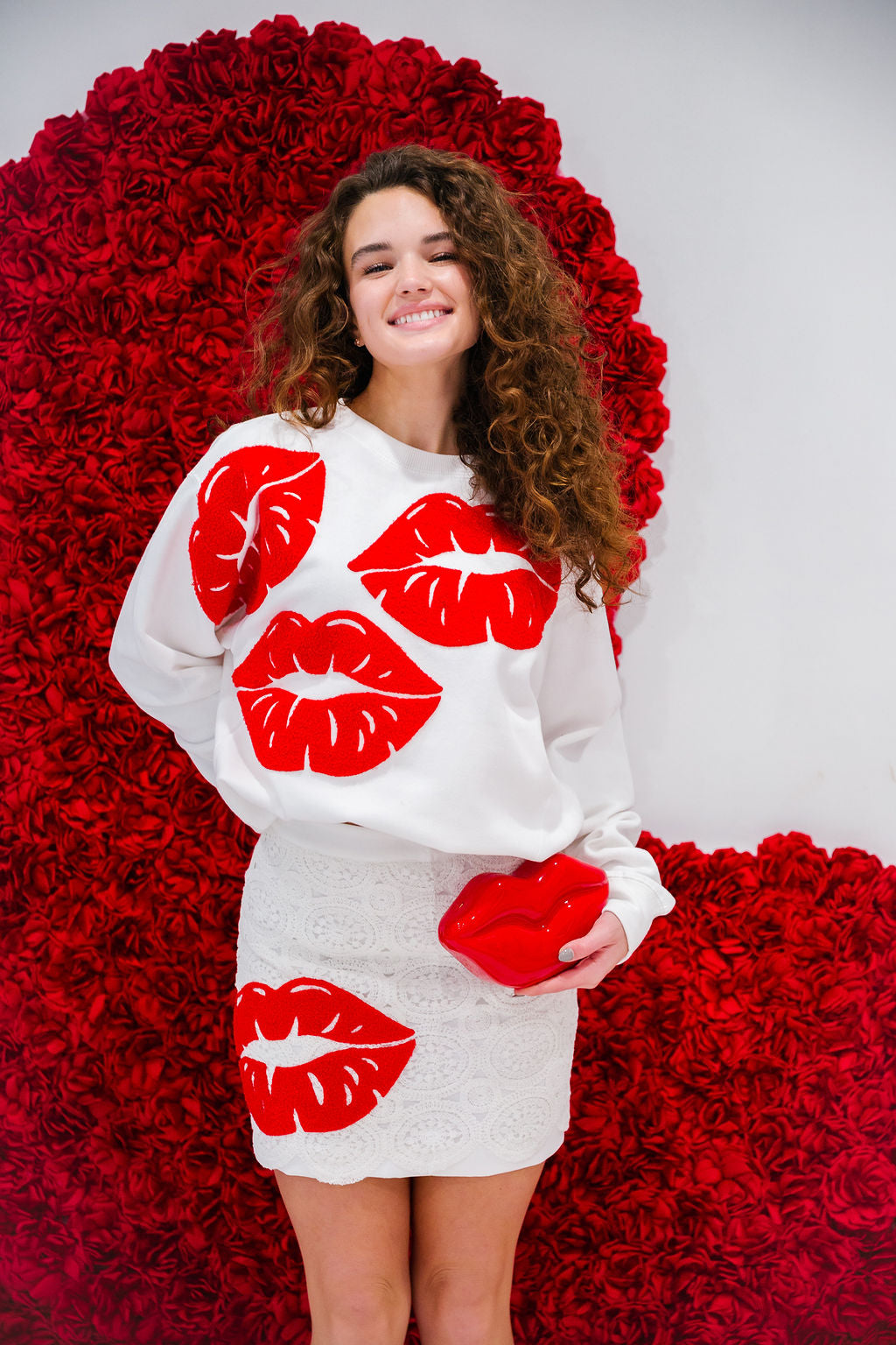 KISS ME WHITE PULLOVER PULLOVER Judith March