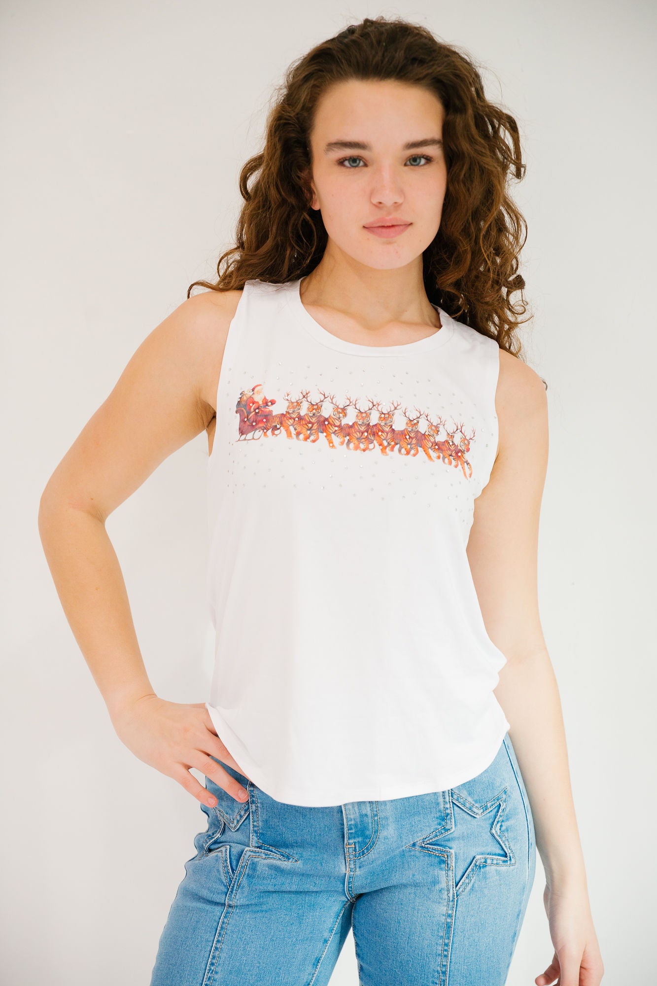 *TIGER SLEIGH WHITE TANK - MEDIUM PULLOVER Judith March
