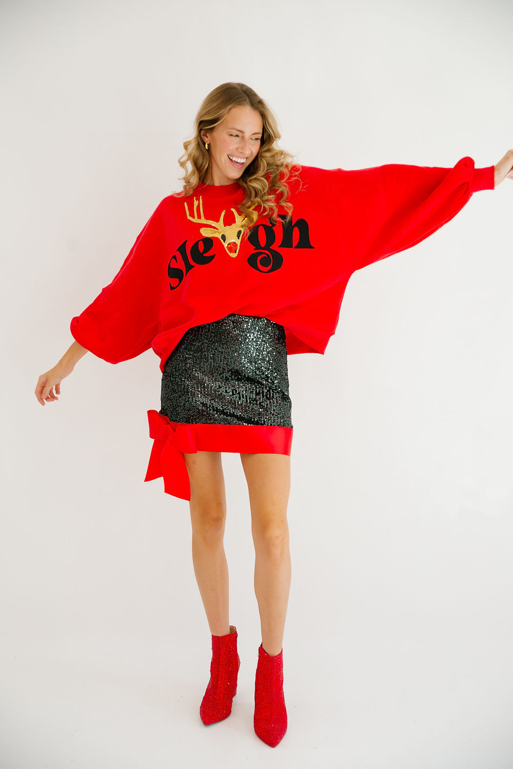 REINDEER SLEIGH RED PULLOVER PULLOVER Judith March