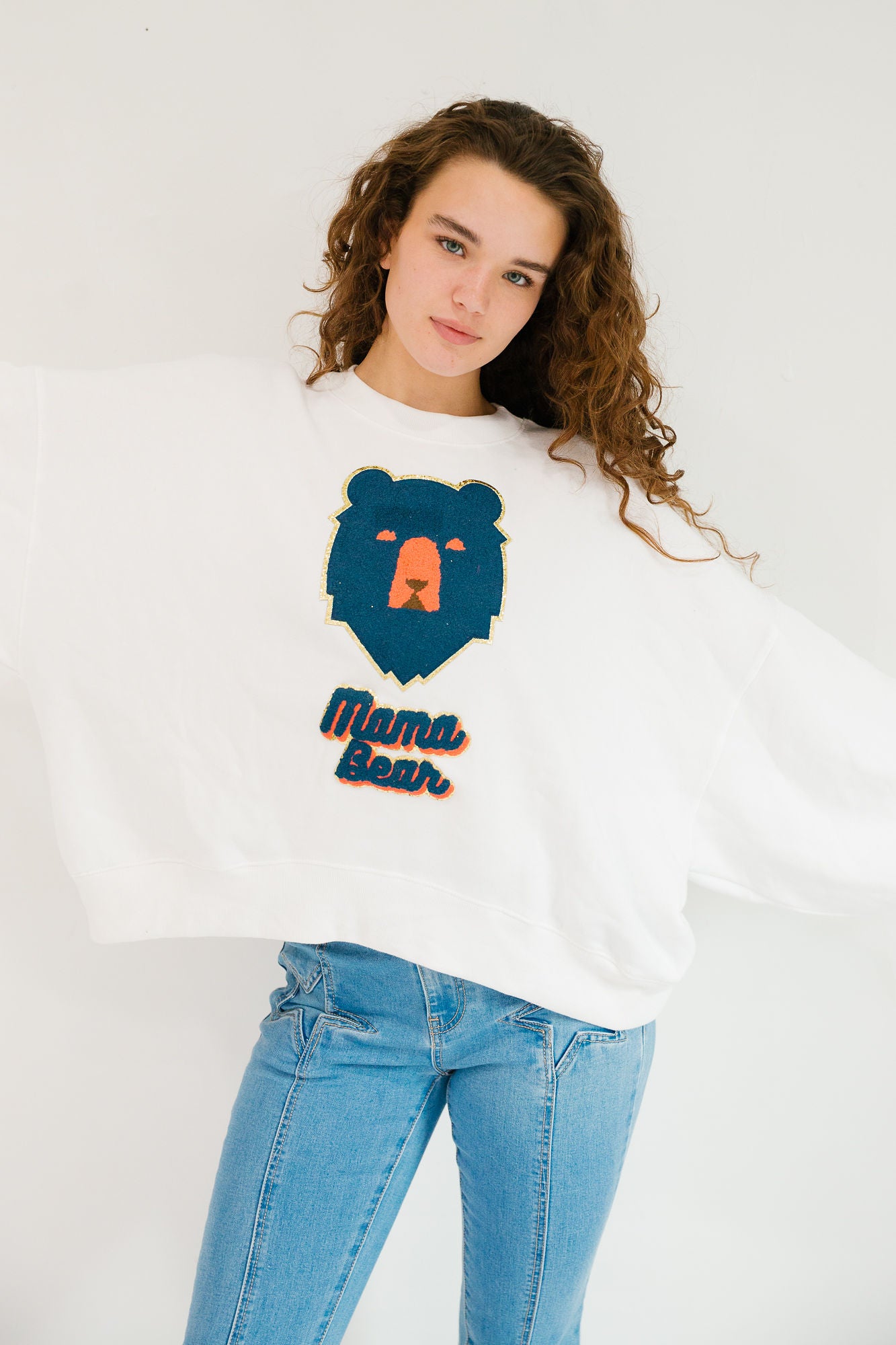 *MAMA BEAR WHITE PULLOVER - XLARGE PULLOVER Judith March